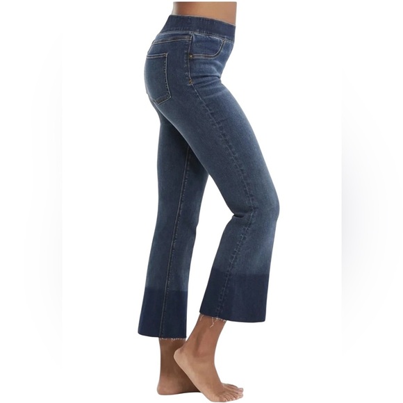 SPANX Women’s Denim Cropped Flare Raw Hem Pull-On Jeans - Medium Wash (Size M) - Picture 4 of 9